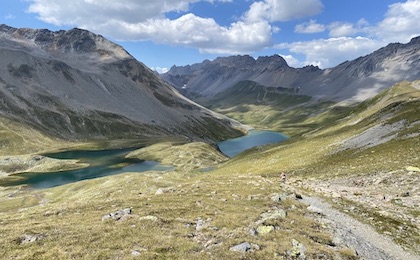 Die Verbindung vom Langwassertal ins Engadin wird von Bikern zu Unrecht selten genutzt.