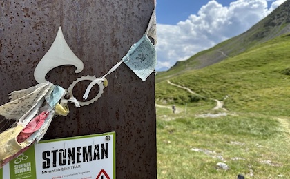 Passagen des berühmten Dolomiti-Stoneman bereichern die Route.